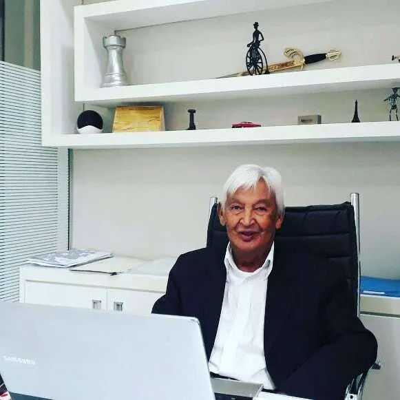 Oristeves Vilas Boas, fundador